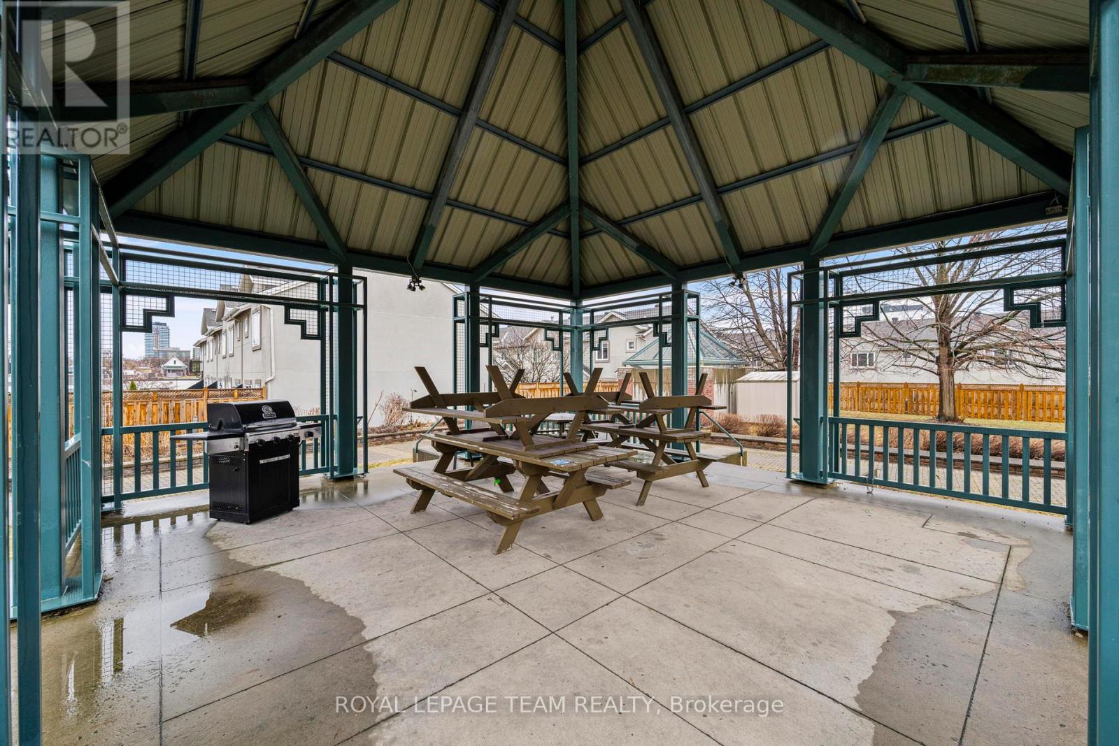 #902 45 HOLLAND AVENUE - 32