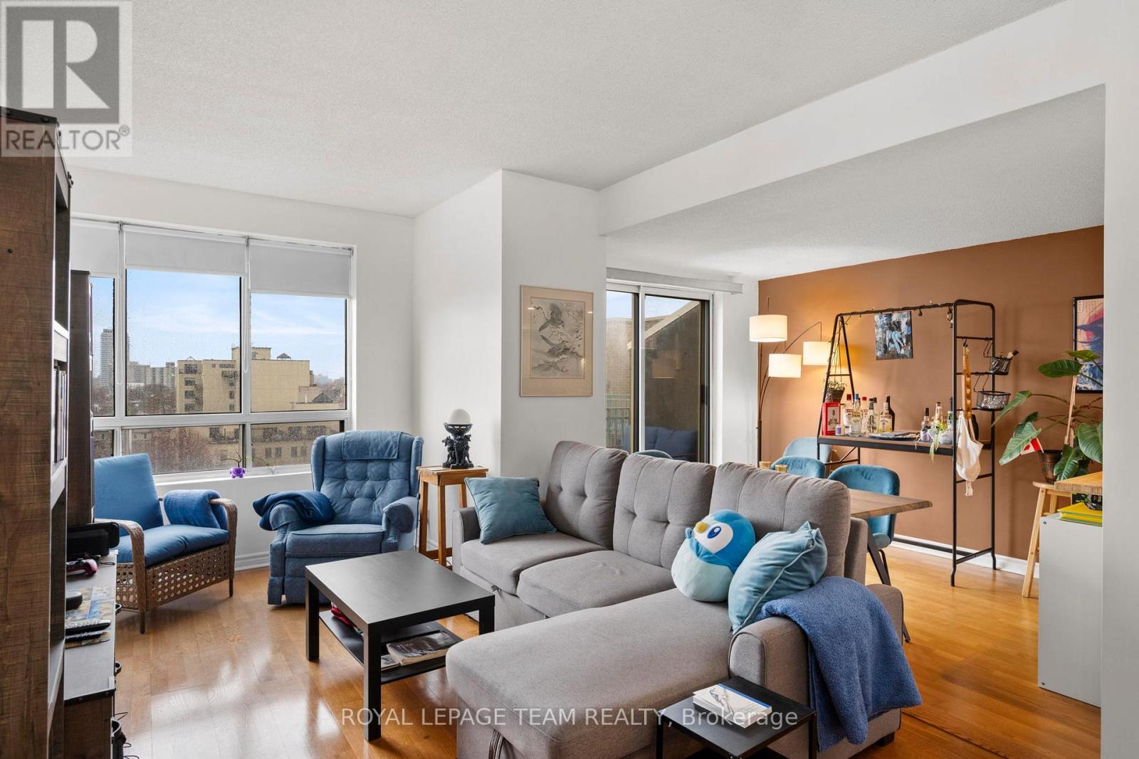 #902 45 HOLLAND AVENUE - 8