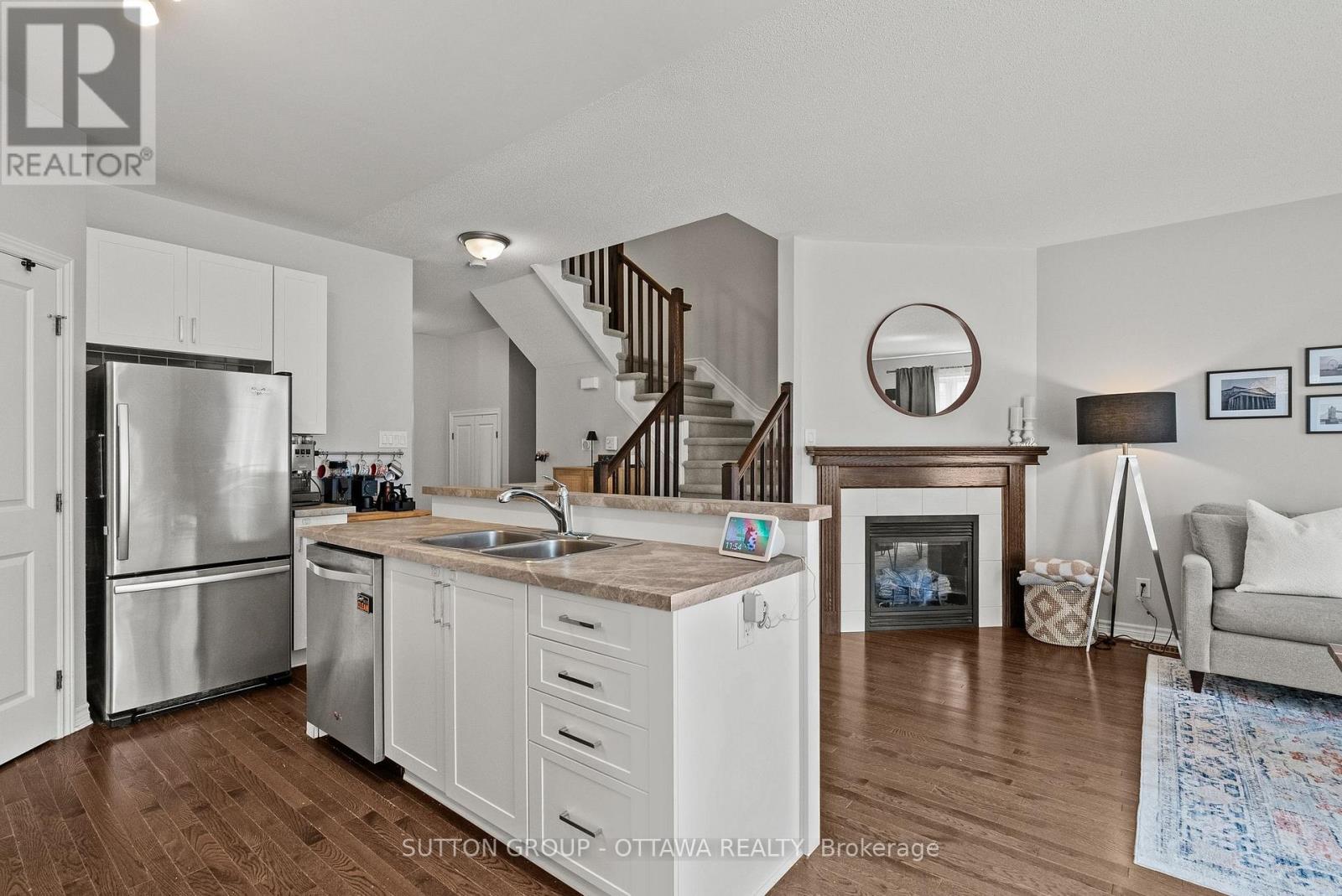 3 Bed, 3 Bath House for Sale in Ottawa – 711 HAZELNUT CRESCENT, Ottawa – MLS# X13484426 - Image 12