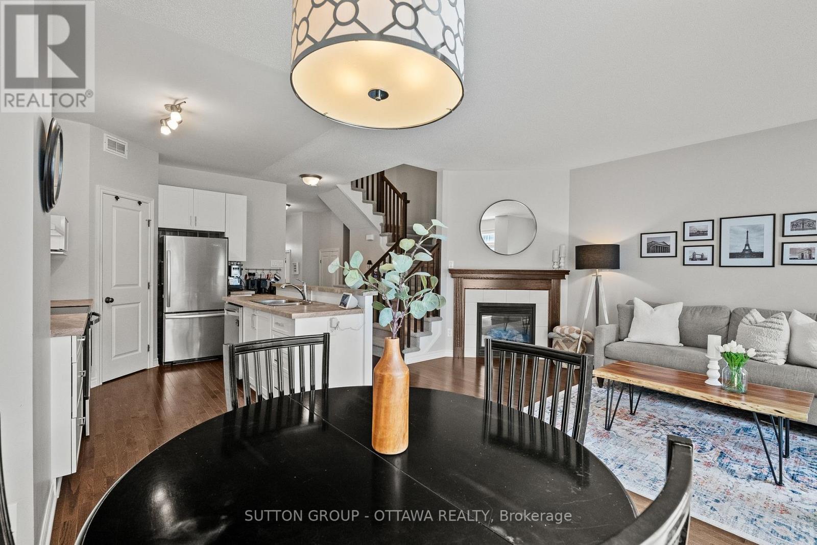 3 Bed, 3 Bath House for Sale in Ottawa – 711 HAZELNUT CRESCENT, Ottawa – MLS# X13484426 - Image 15
