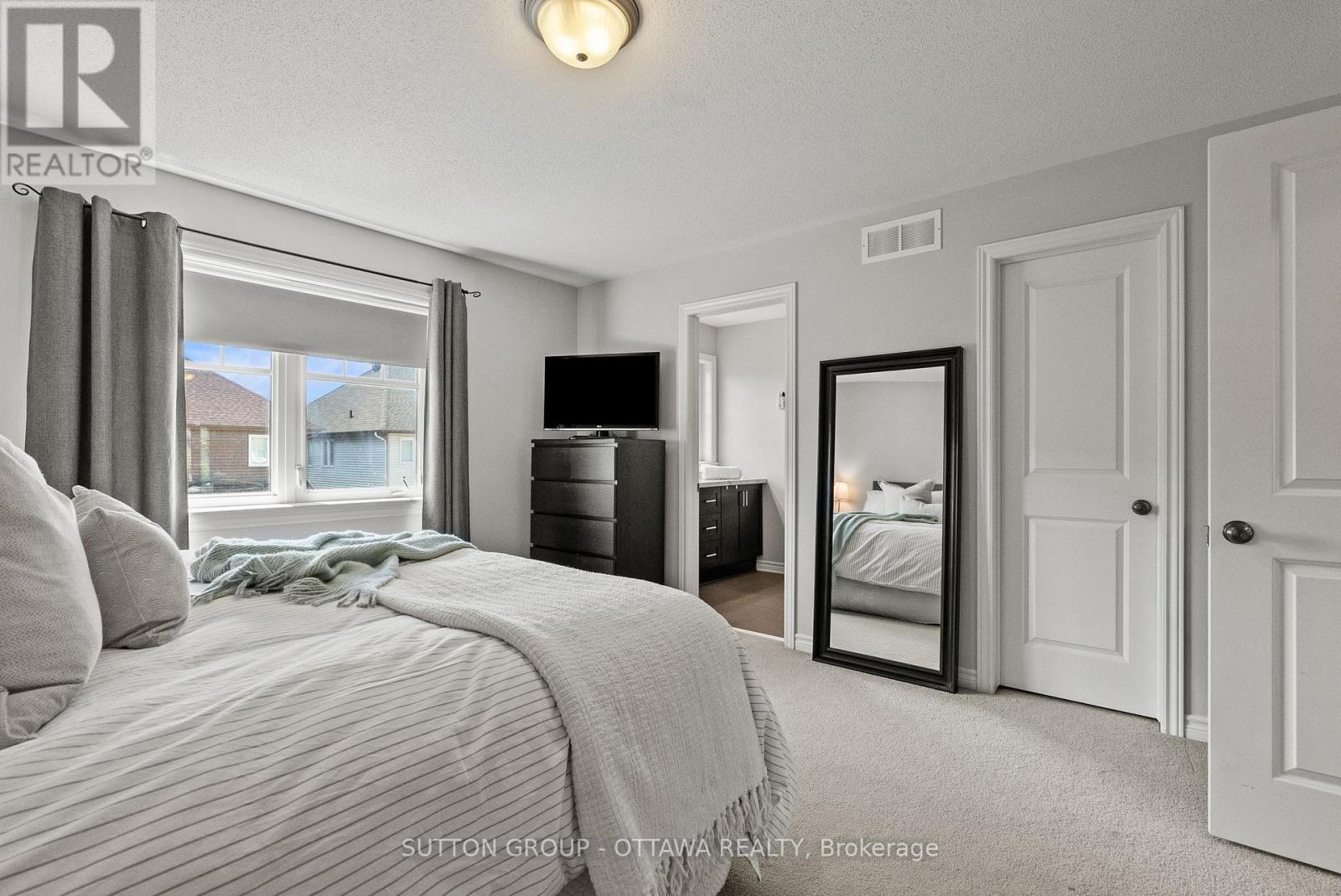 3 Bed, 3 Bath House for Sale in Ottawa – 711 HAZELNUT CRESCENT, Ottawa – MLS# X13484426 - Image 25