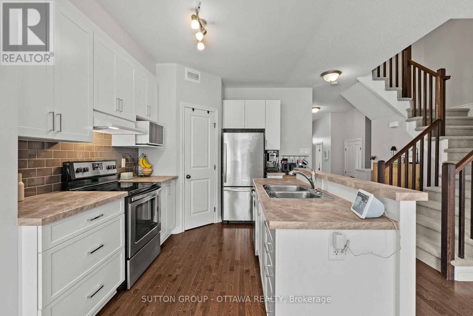 3 Bed, 3 Bath House for Sale in Ottawa – 711 HAZELNUT CRESCENT, Ottawa – MLS# X13484426 - Image 7