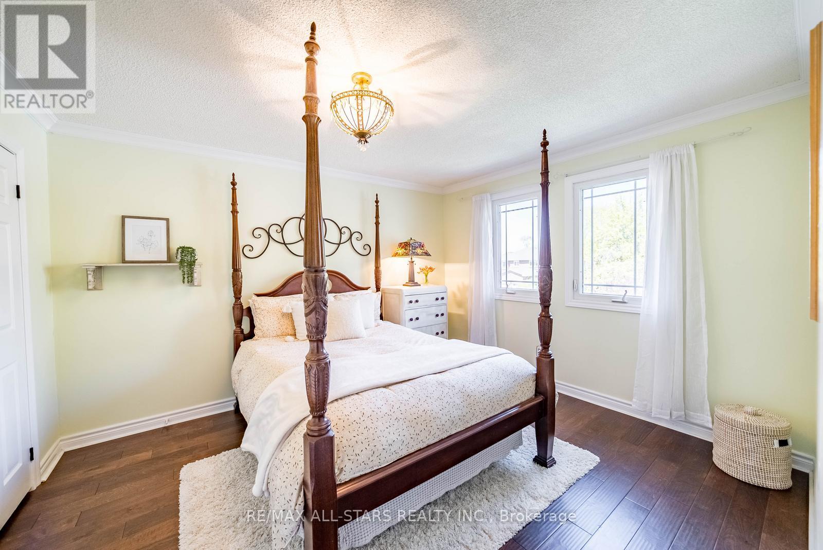 636 RUPERT AVENUE - 21