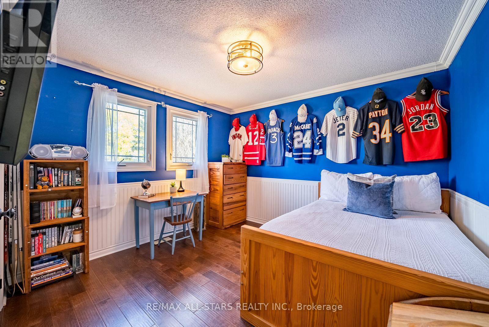 636 RUPERT AVENUE - 23