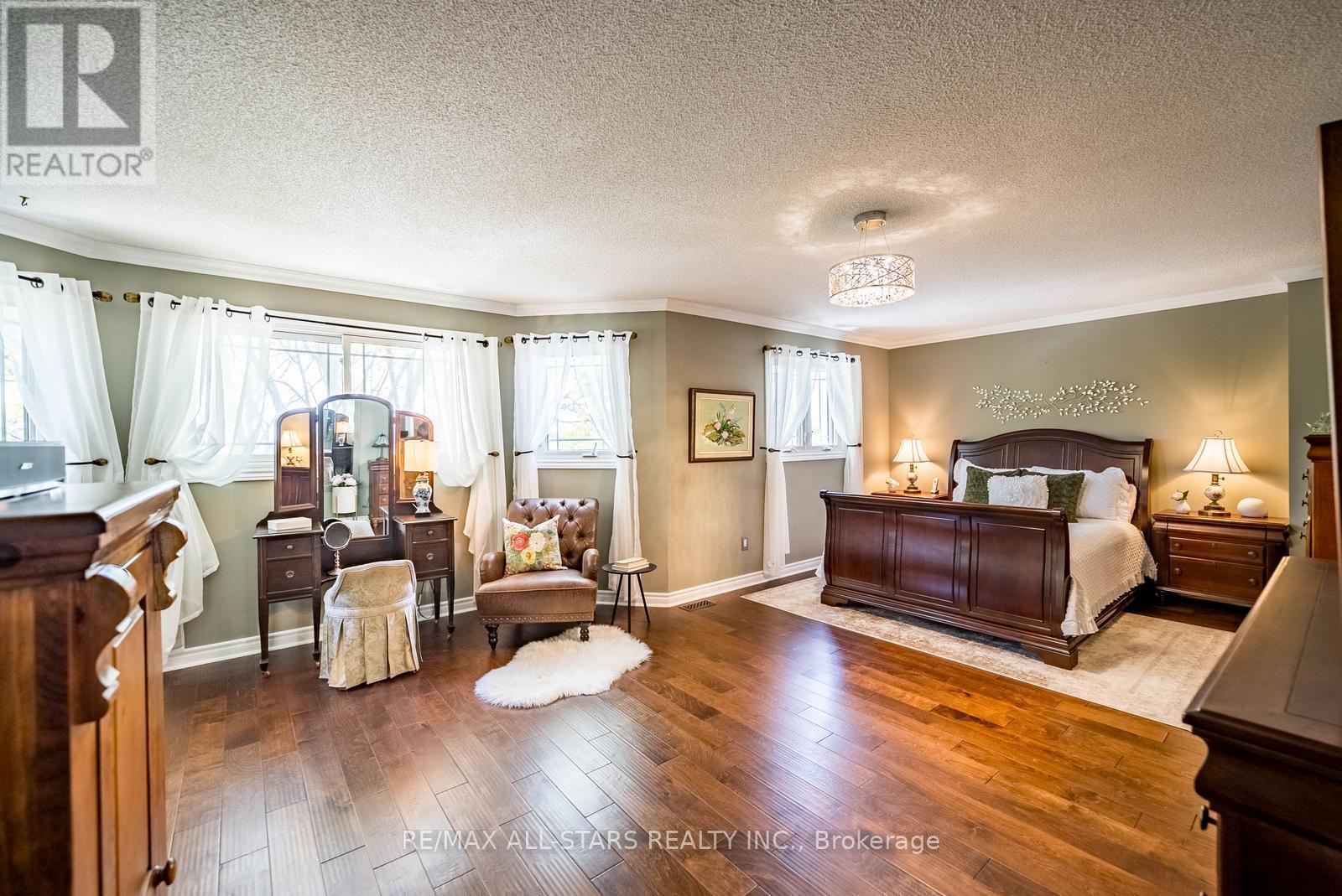 636 RUPERT AVENUE - 18