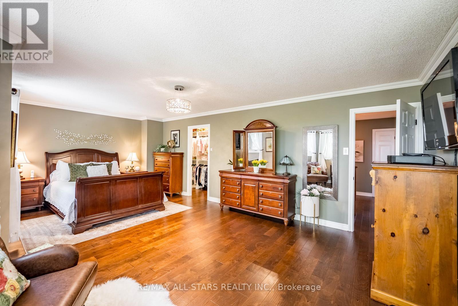 636 RUPERT AVENUE - 17