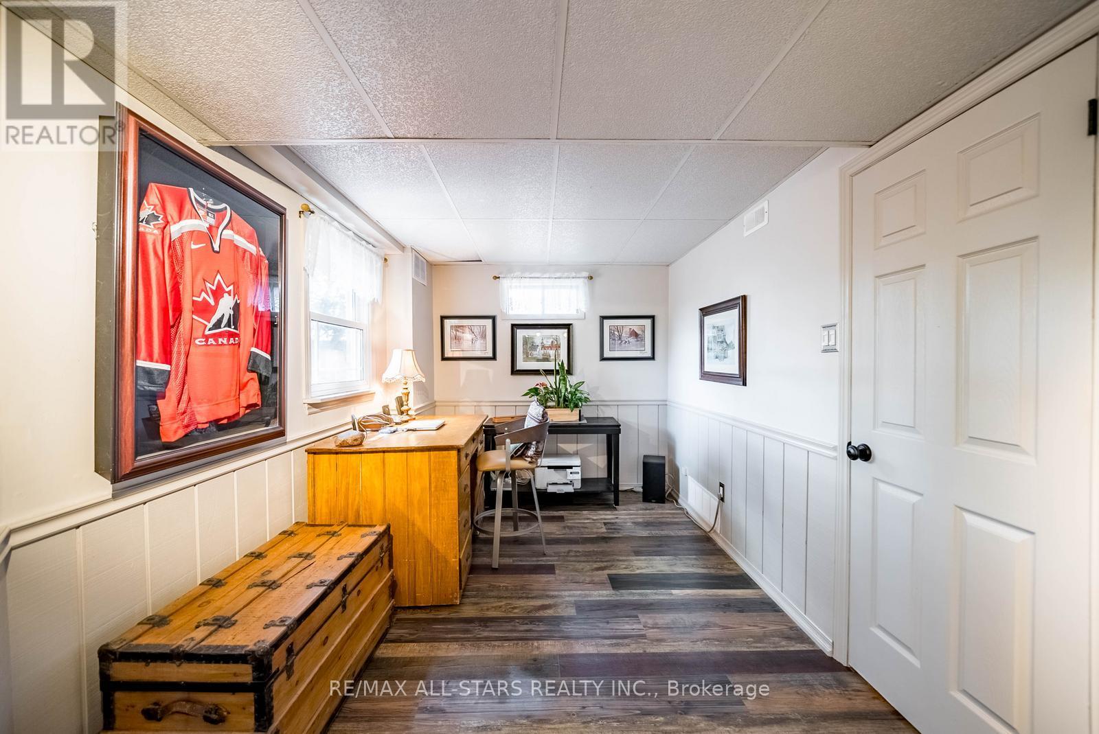 636 RUPERT AVENUE - 27
