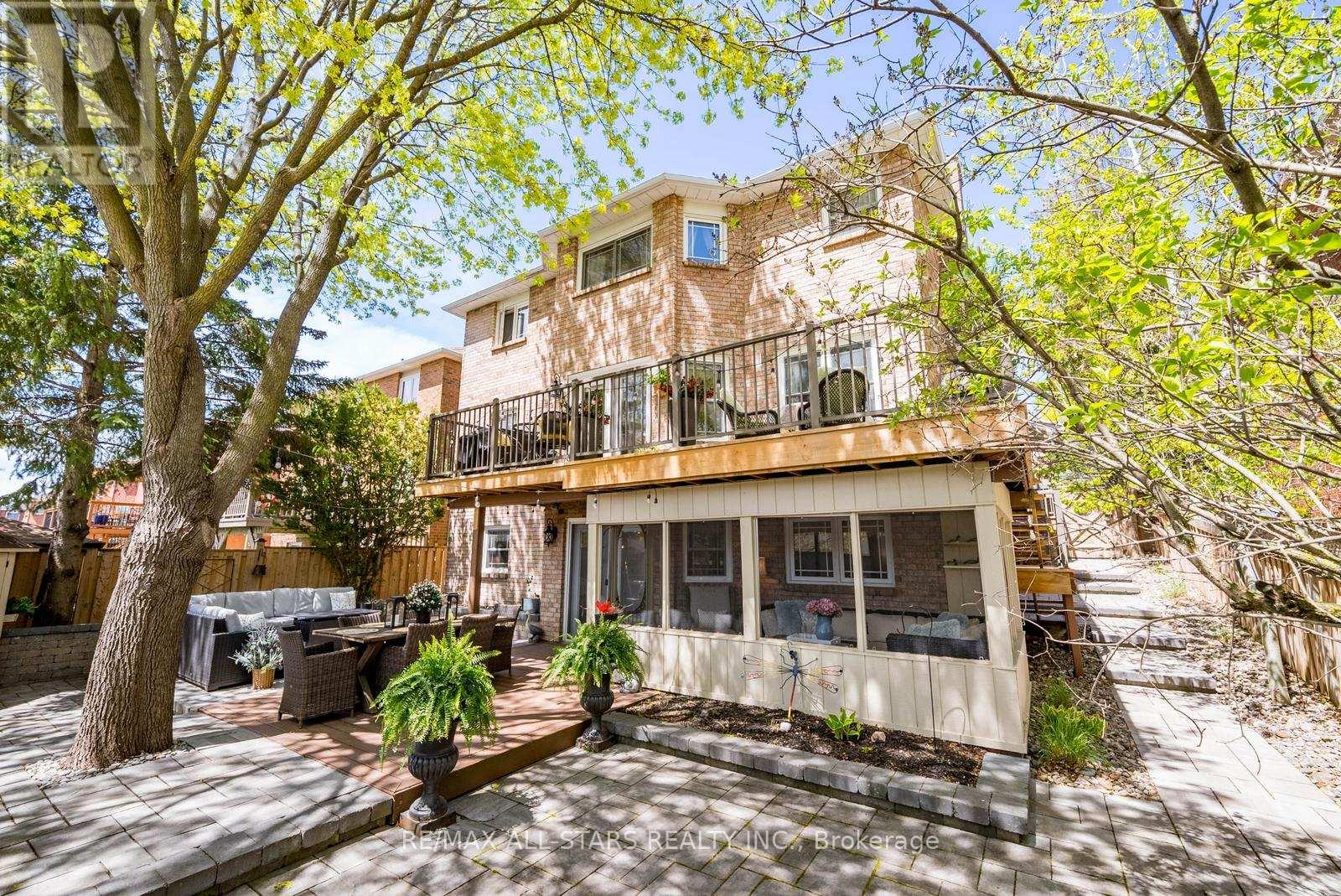 636 RUPERT AVENUE - 31