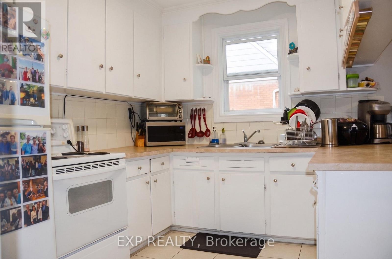 2 Bed, 1 Bath Multi-Family for Rent in Ottawa – 42 LAVERGNE STREET, Ottawa – MLS# X13484240 - Image 13