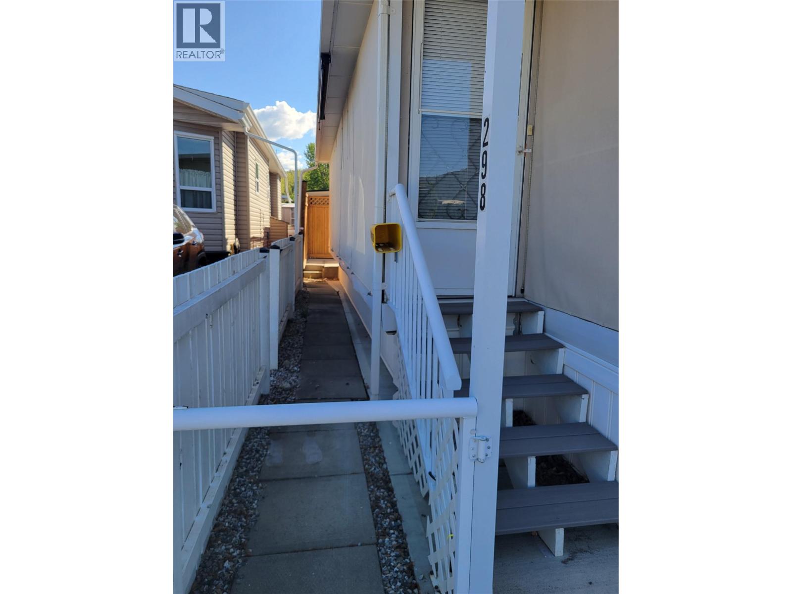 #298 415 Commonwealth Road - 22
