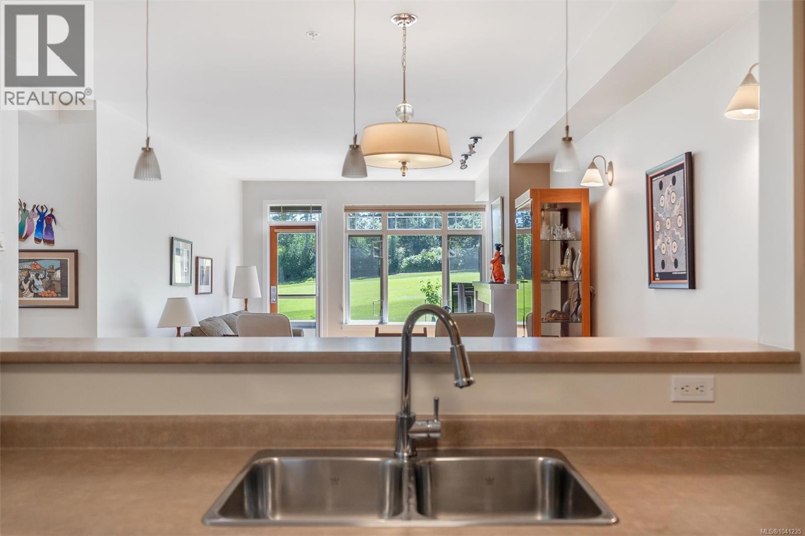 203C 1115 Craigflower Rd, Esquimalt