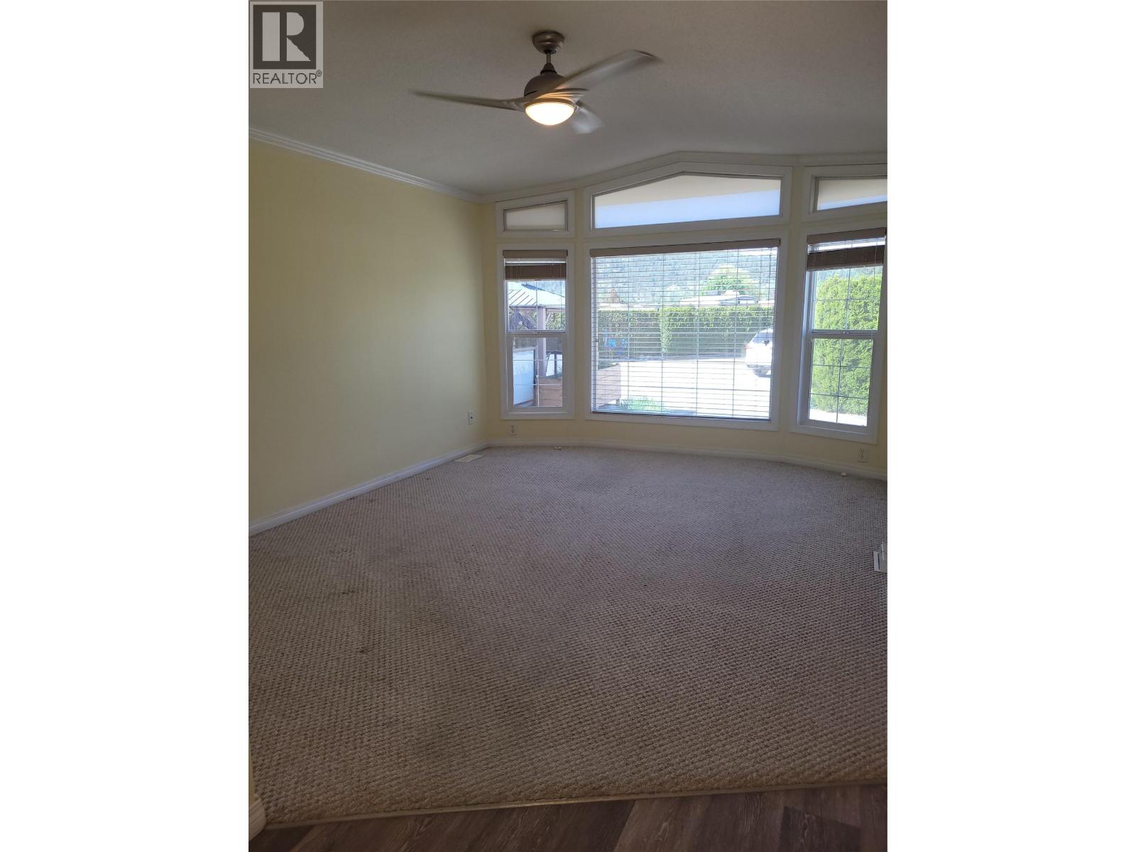#298 415 Commonwealth Road - 35