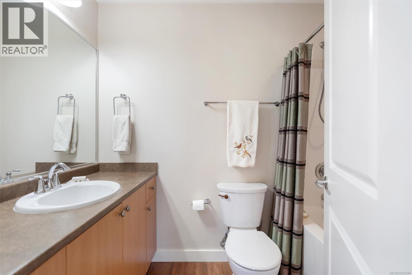 203C 1115 Craigflower Rd, Esquimalt