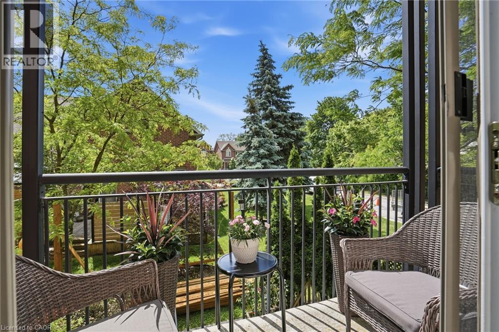 #219 262 DUNDAS Street E - 25