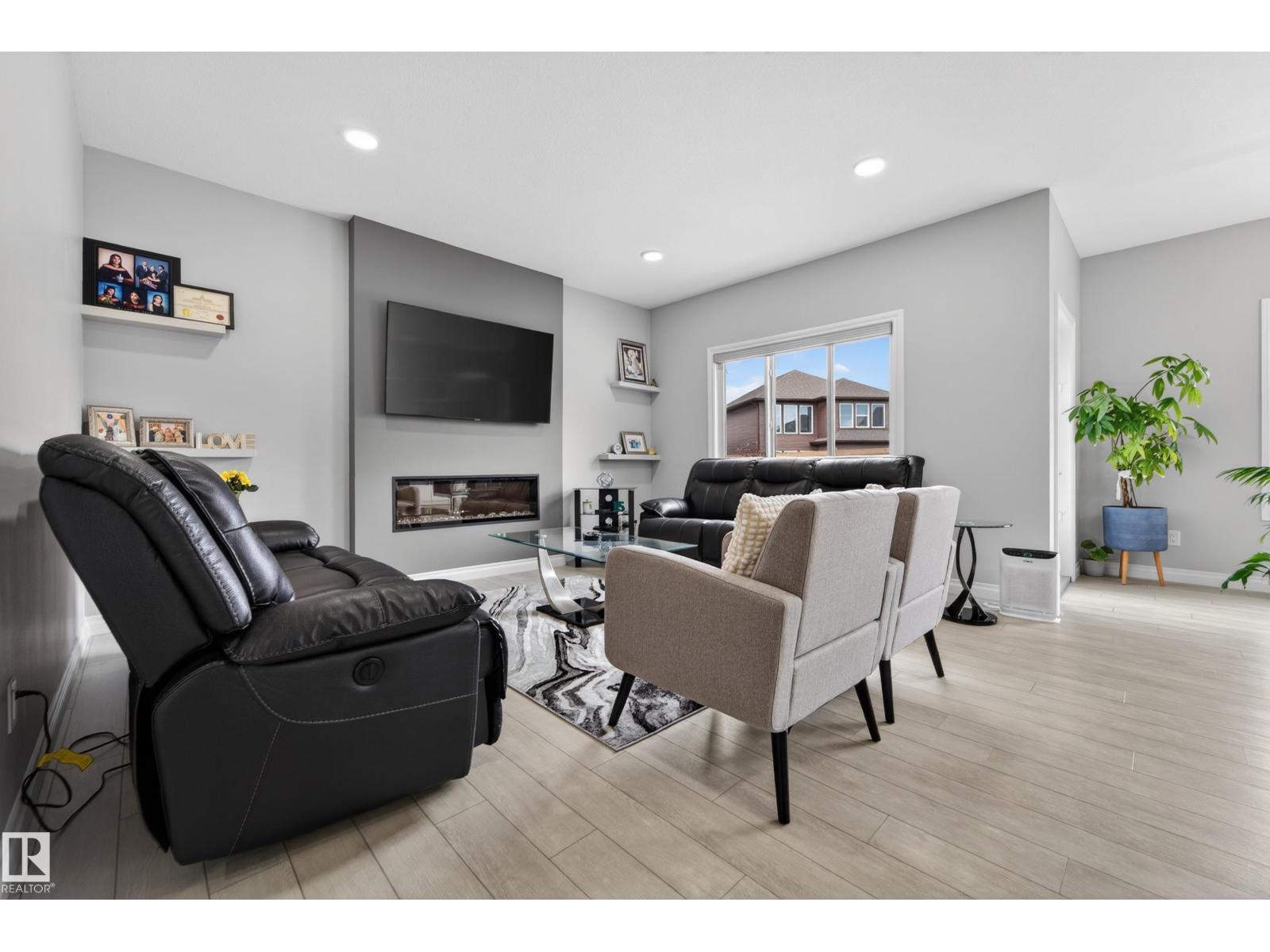1231 26 ST NW - 18