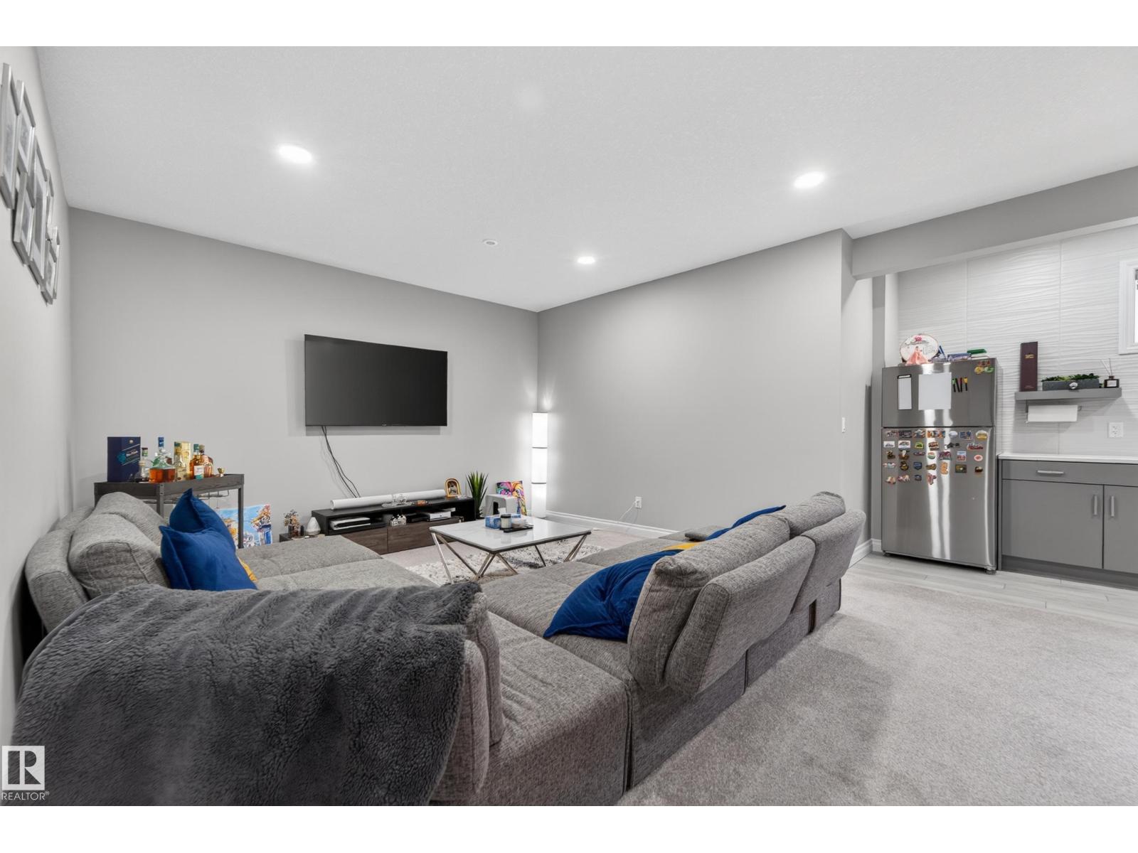 1231 26 ST NW - 52