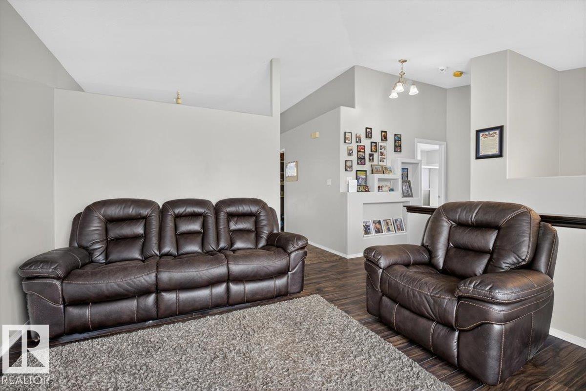 3907 33 ST NW - 10
