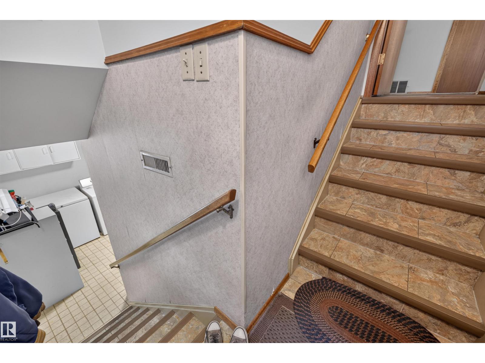18 GLENBROOK BV — photo 29