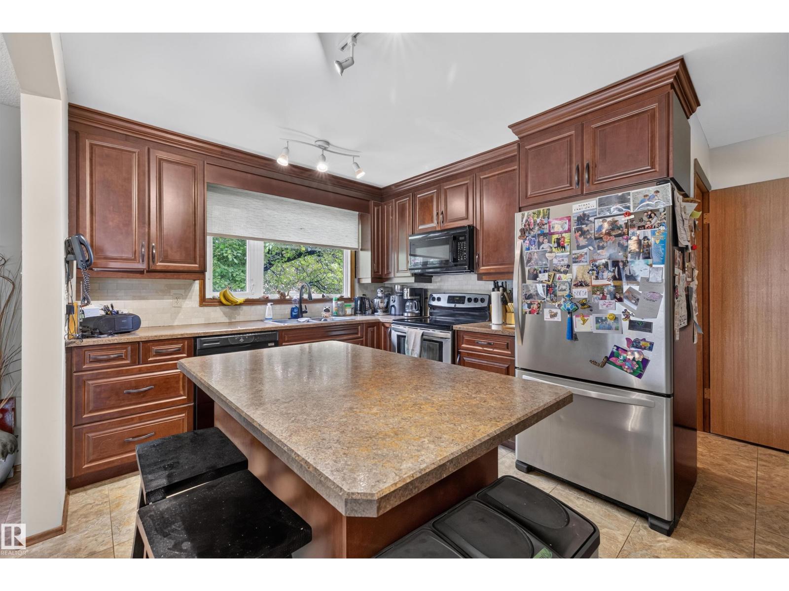 18 GLENBROOK BV - photo 3