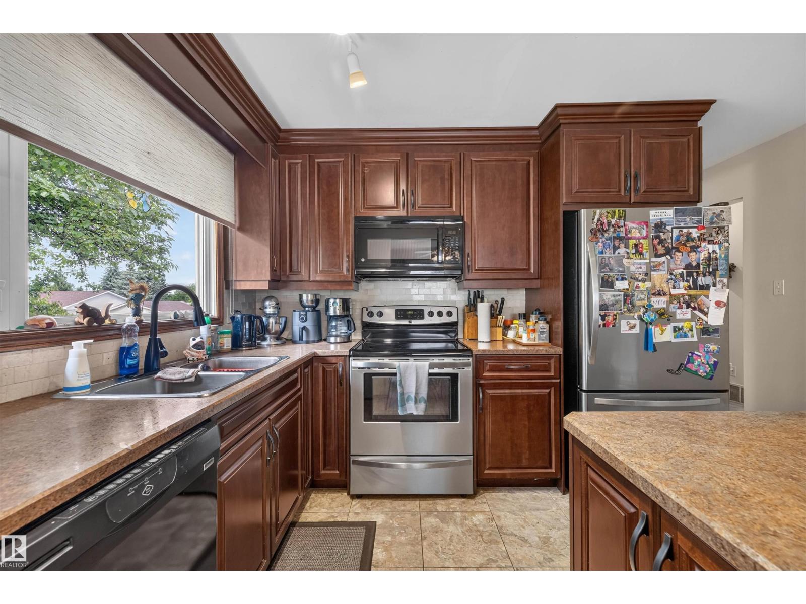 18 GLENBROOK BV - photo 4