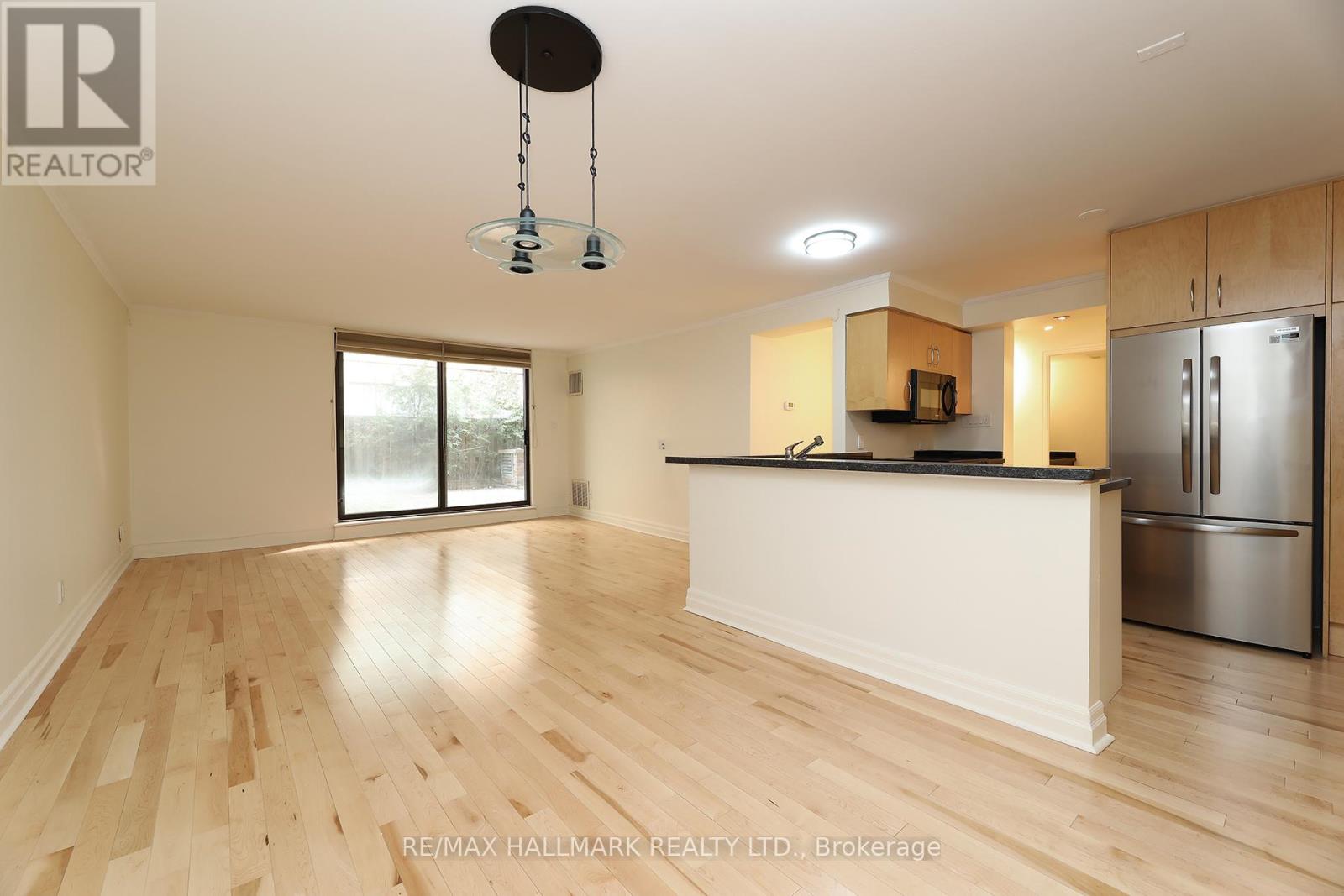 #106 212 ST. GEORGE STREET - 19