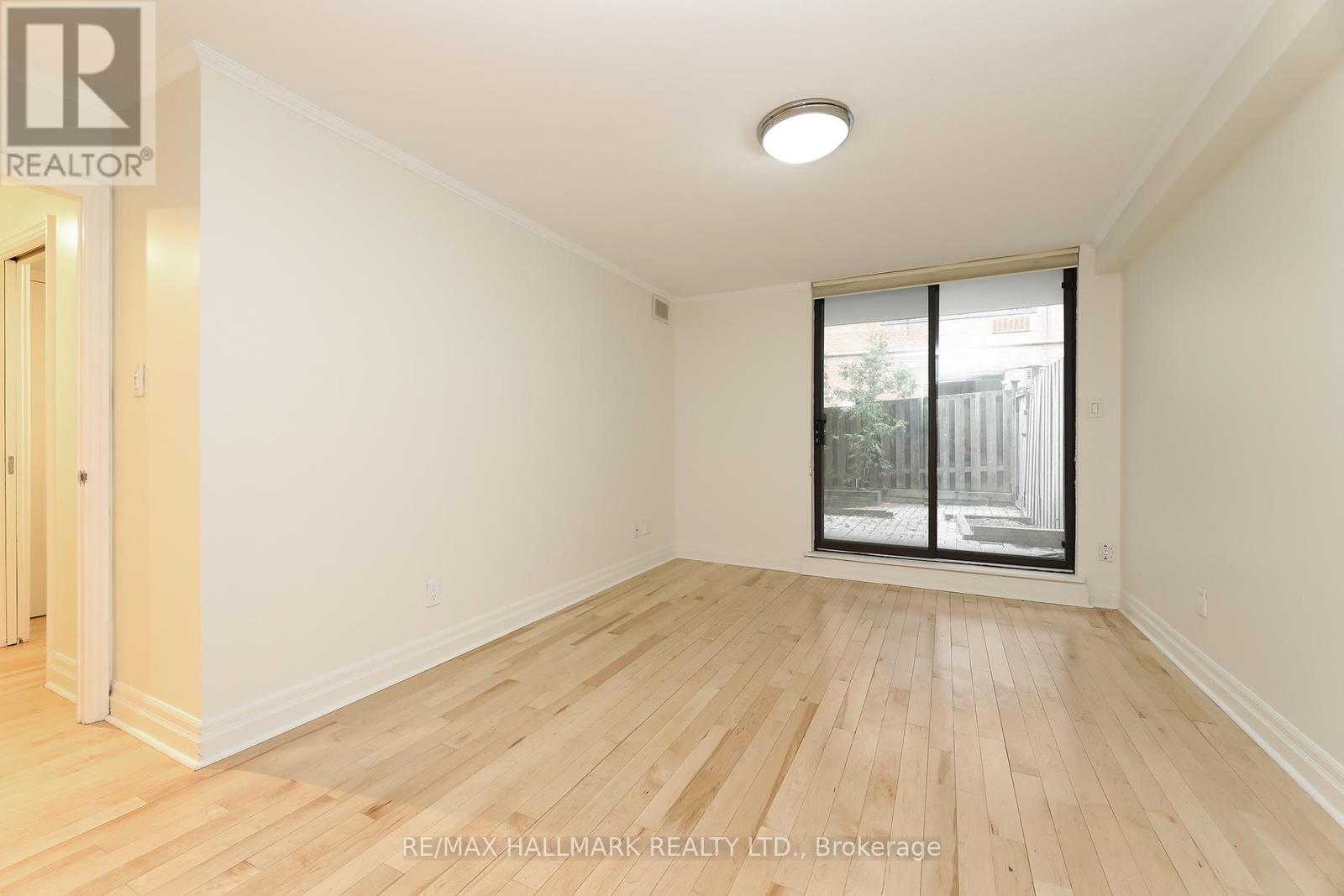 #106 212 ST. GEORGE STREET - 22