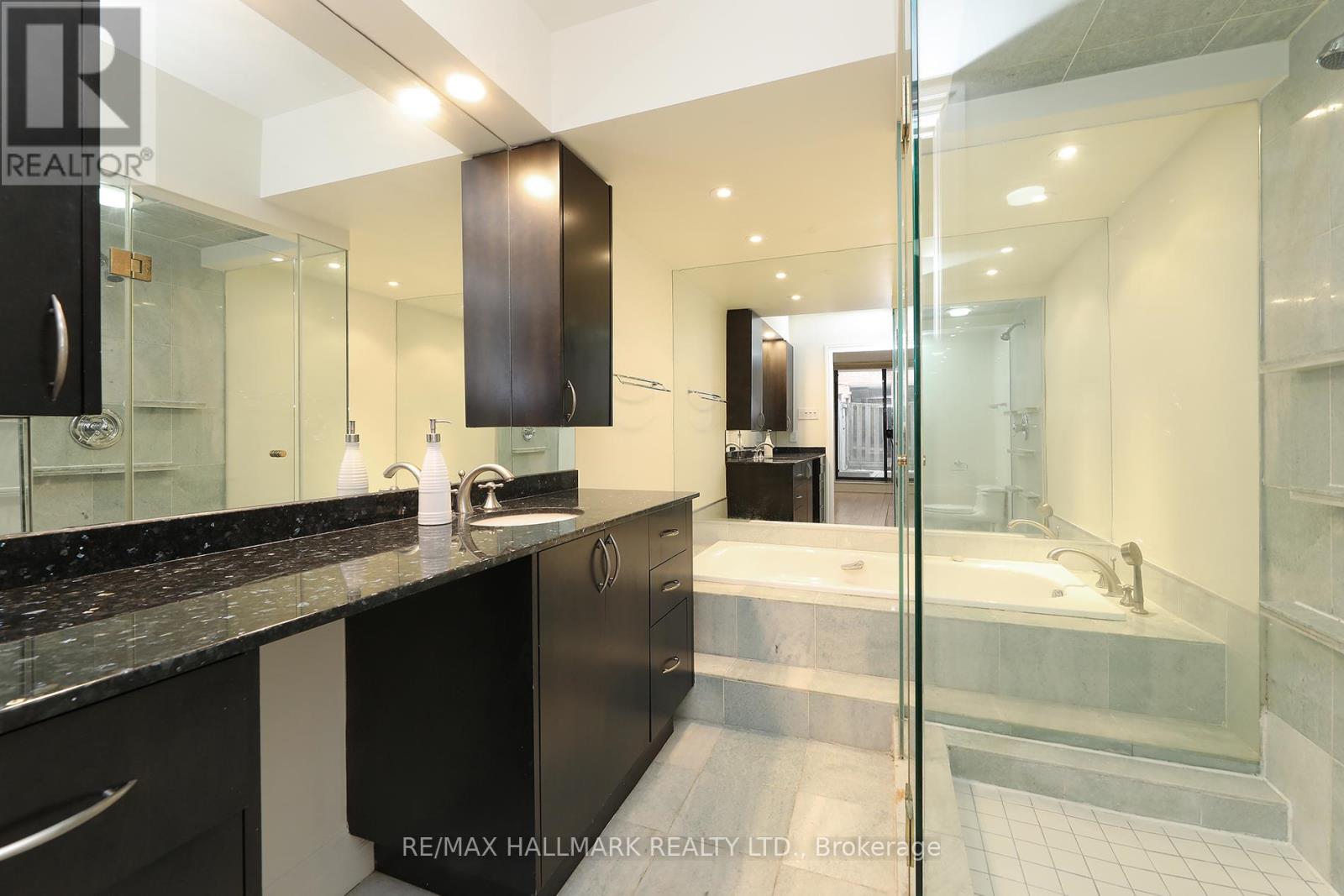 #106 212 ST. GEORGE STREET - 25