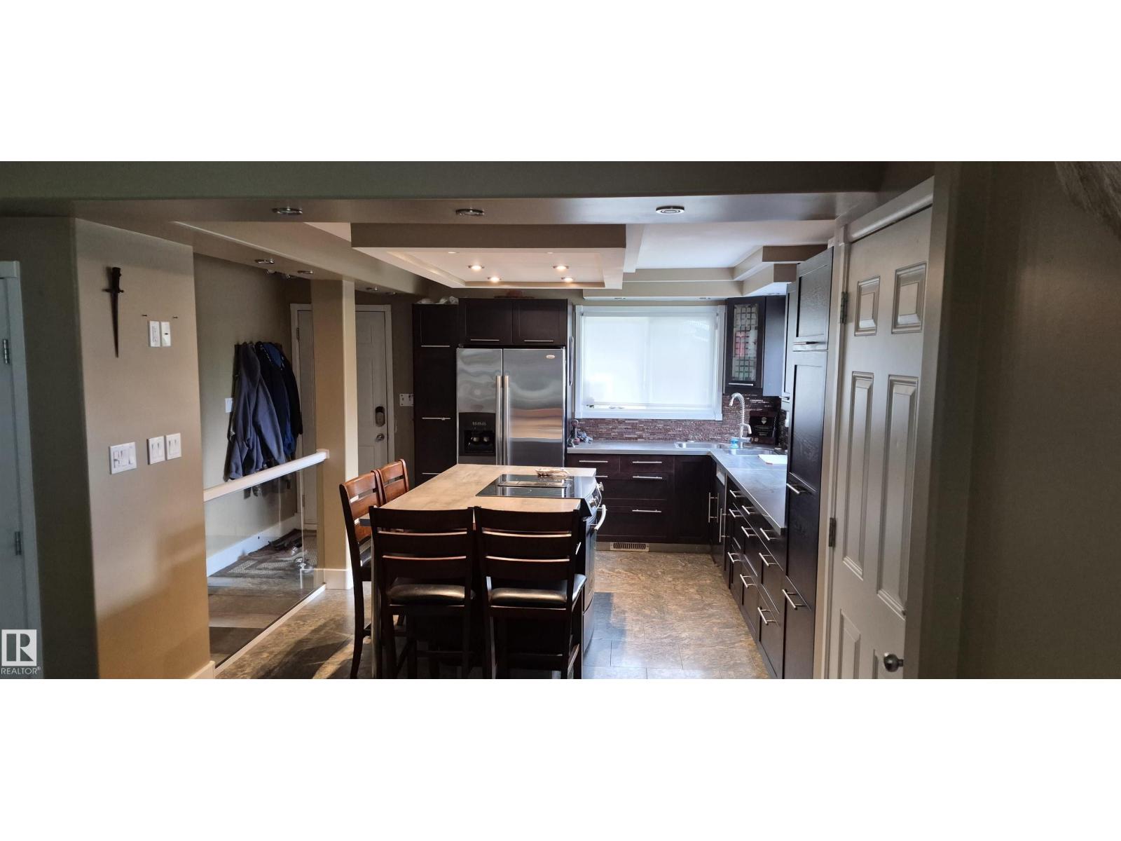 10523 105 ST - 13