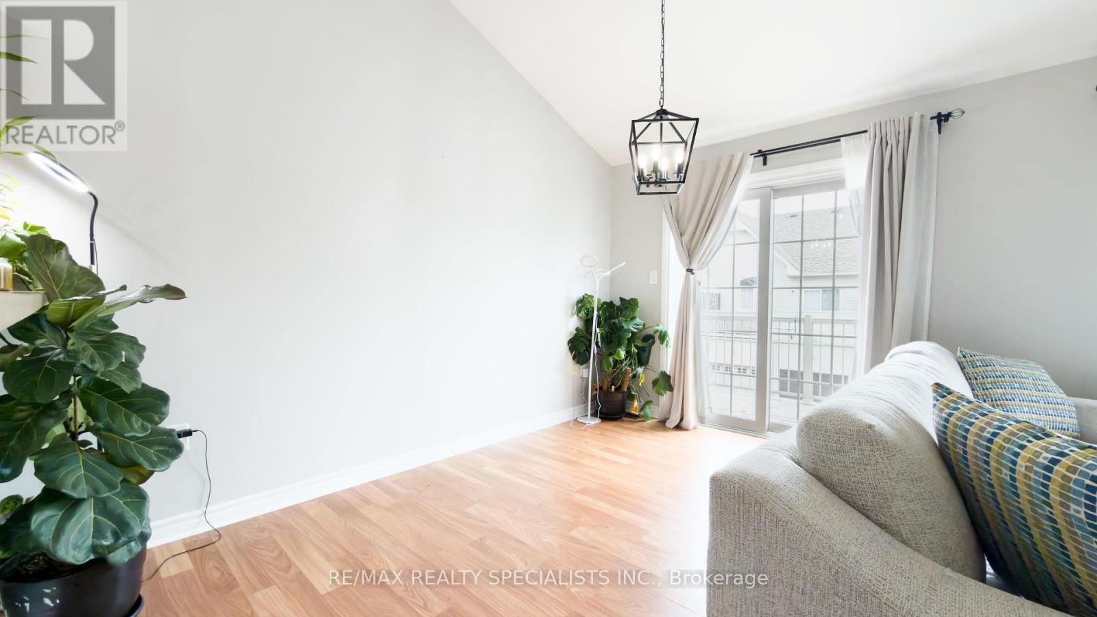 111 CIVIC CENTRE DRIVE - 7