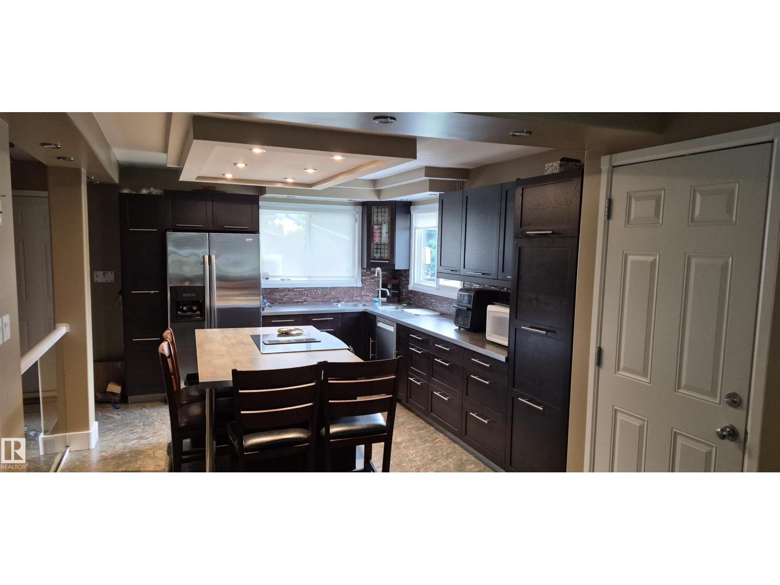 10523 105 ST - 10