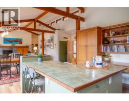 6608 Razor Point Road, Pender Island, BC V0N2M1 Photo 10