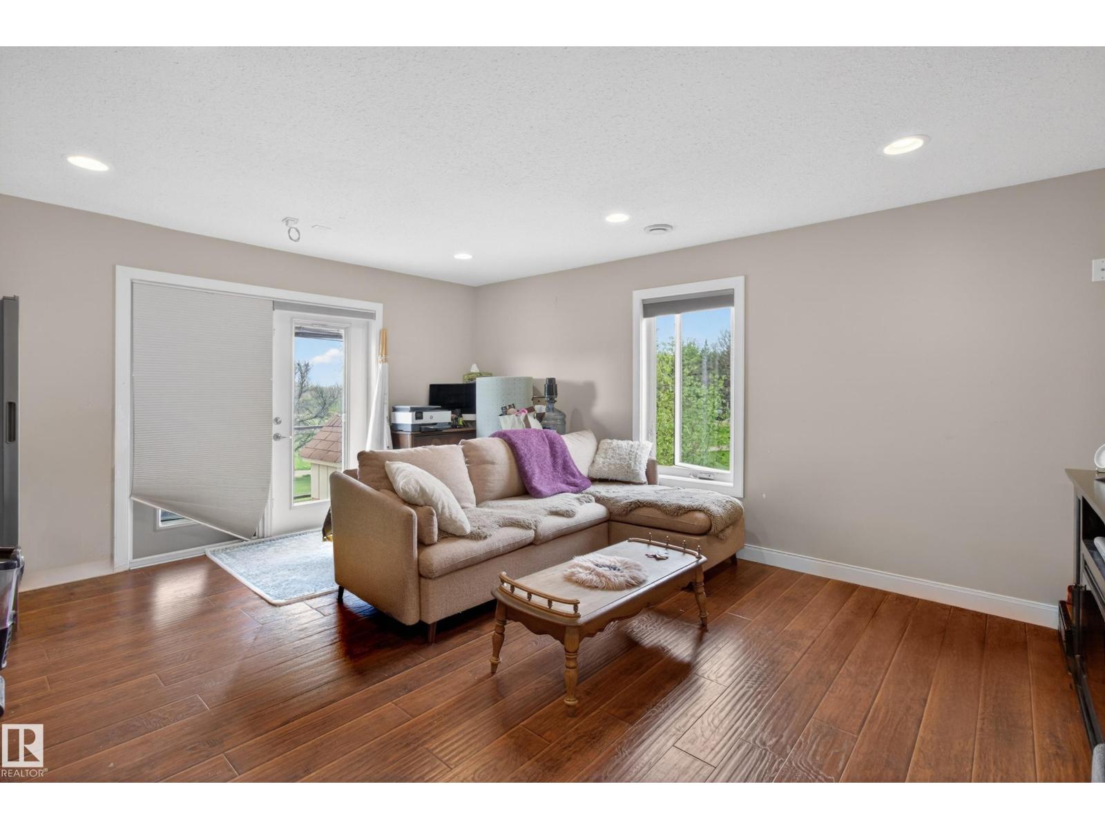 52073 HWY 21 - 23