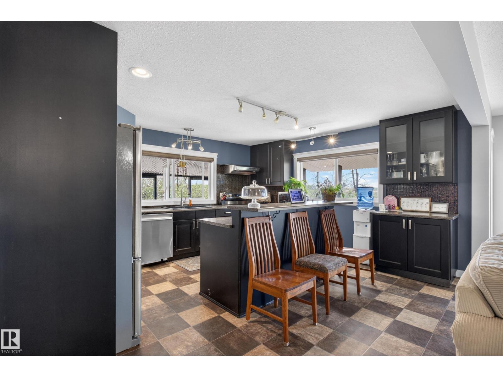 52073 HWY 21 - 27