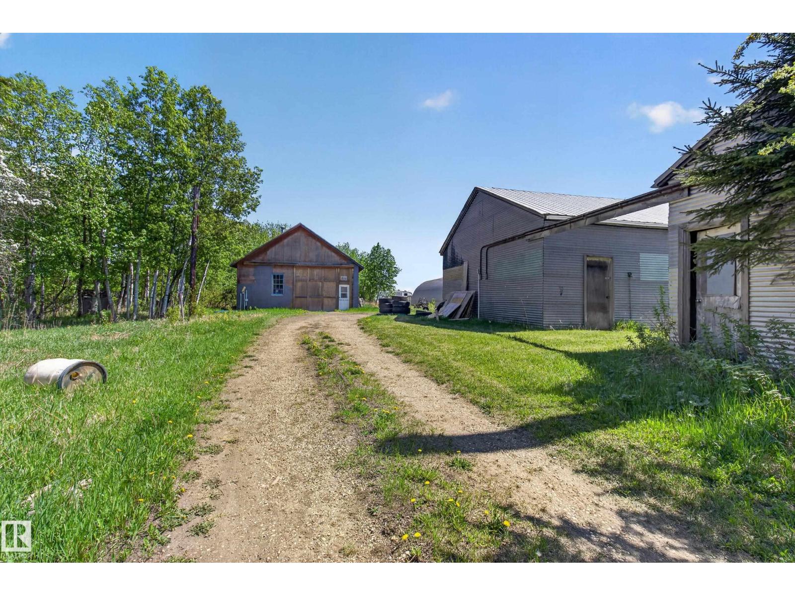 52073 HWY 21 - 44