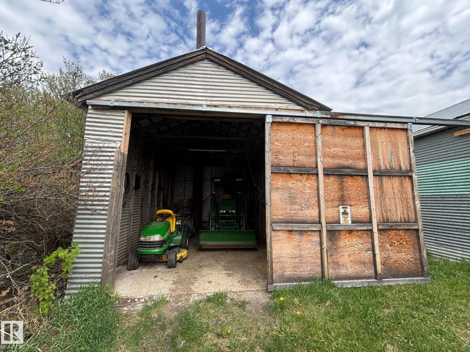 52073 HWY 21 - 51