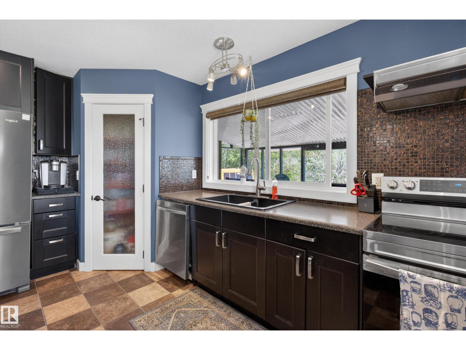 52073 HWY 21 - 28