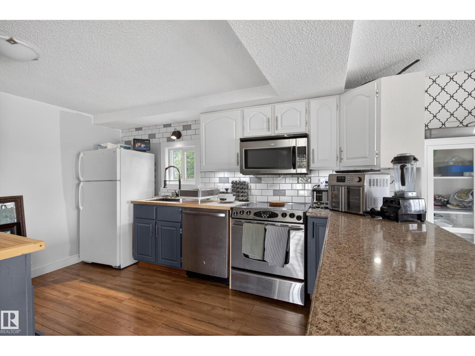 52073 HWY 21 - 55