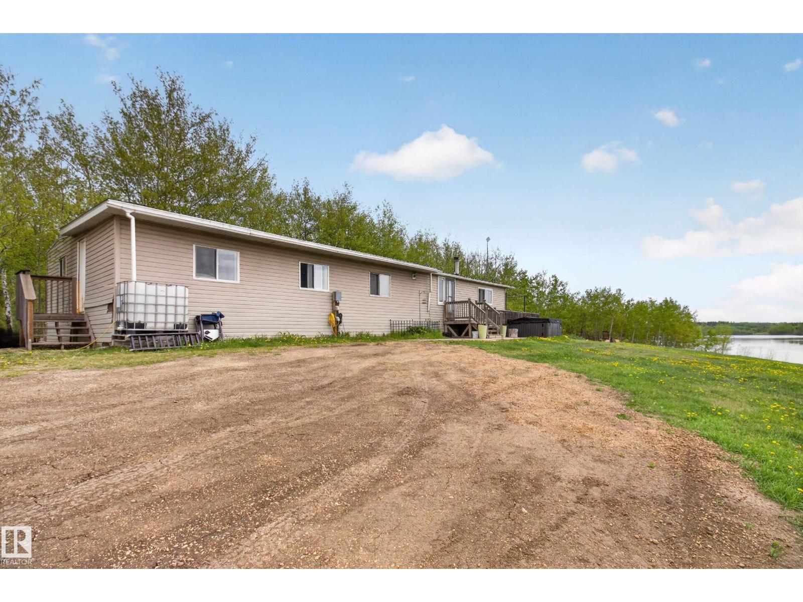 52073 HWY 21 - 52