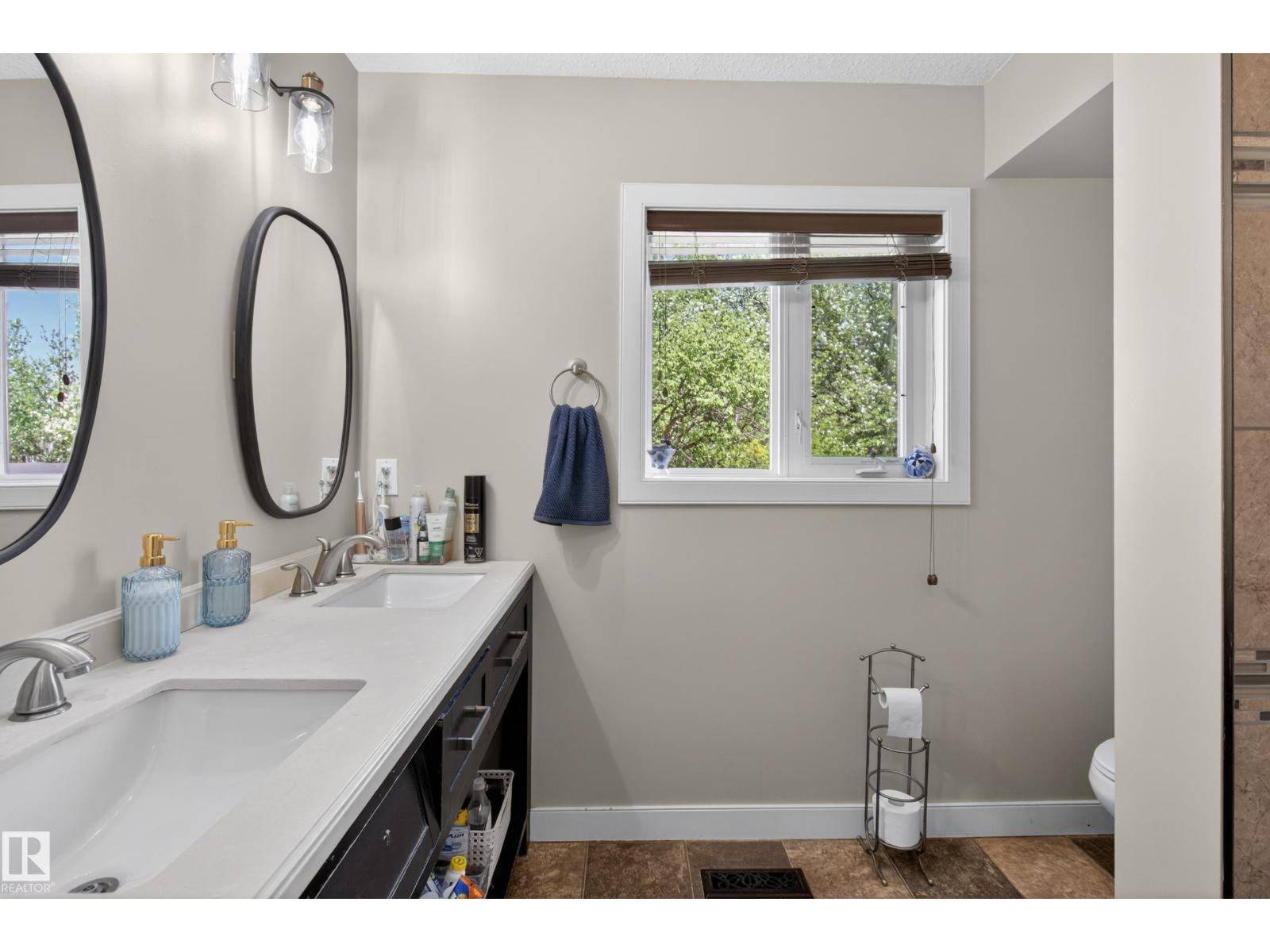 52073 HWY 21 - 35