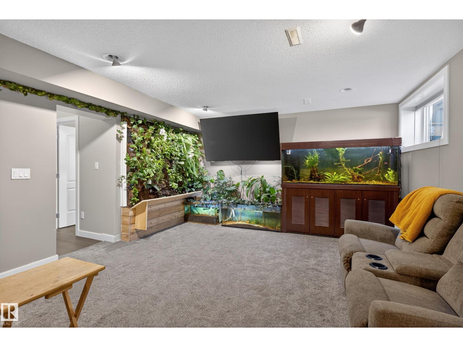 52073 HWY 21 - 37