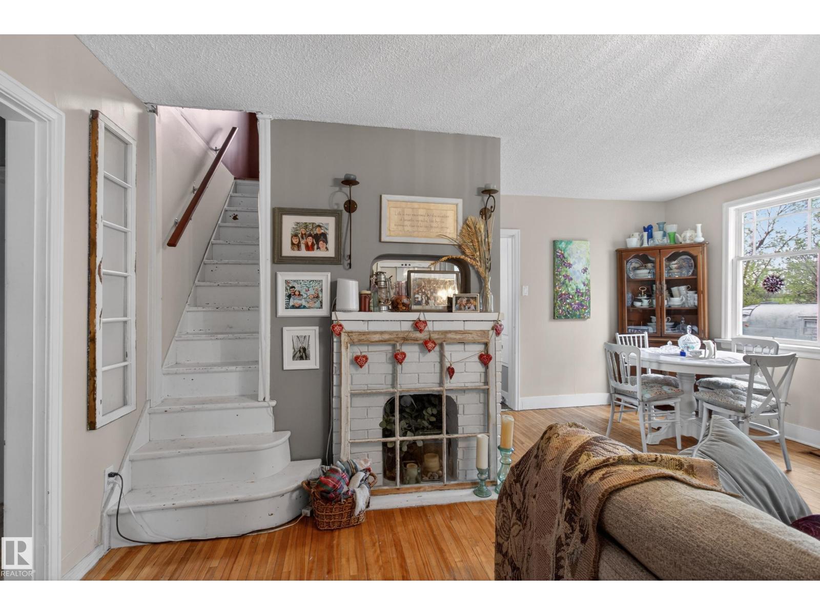 52073 HWY 21 - 68