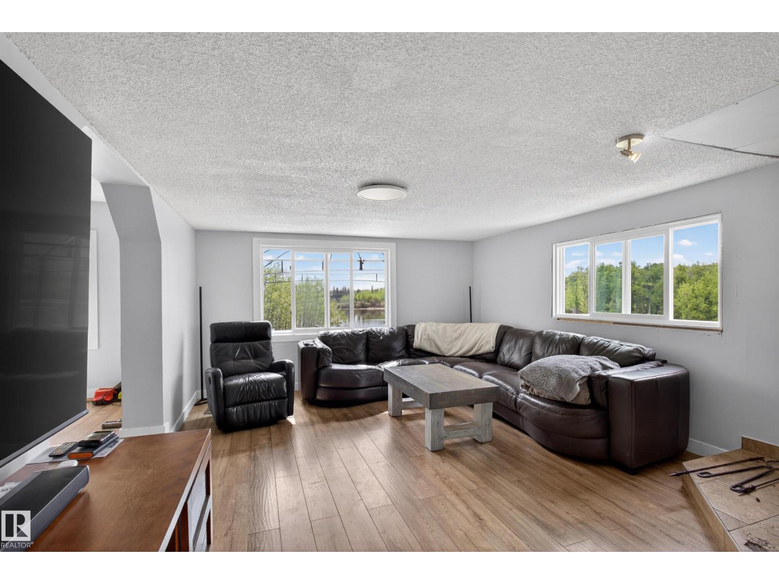 52073 HWY 21 - 53