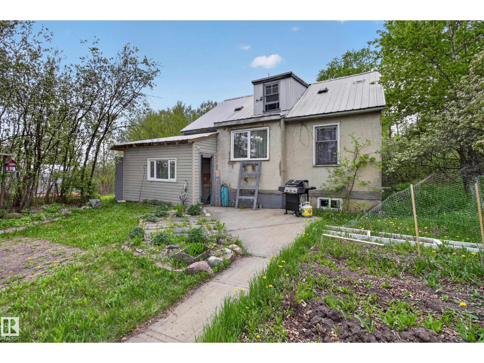 52073 HWY 21 - 63