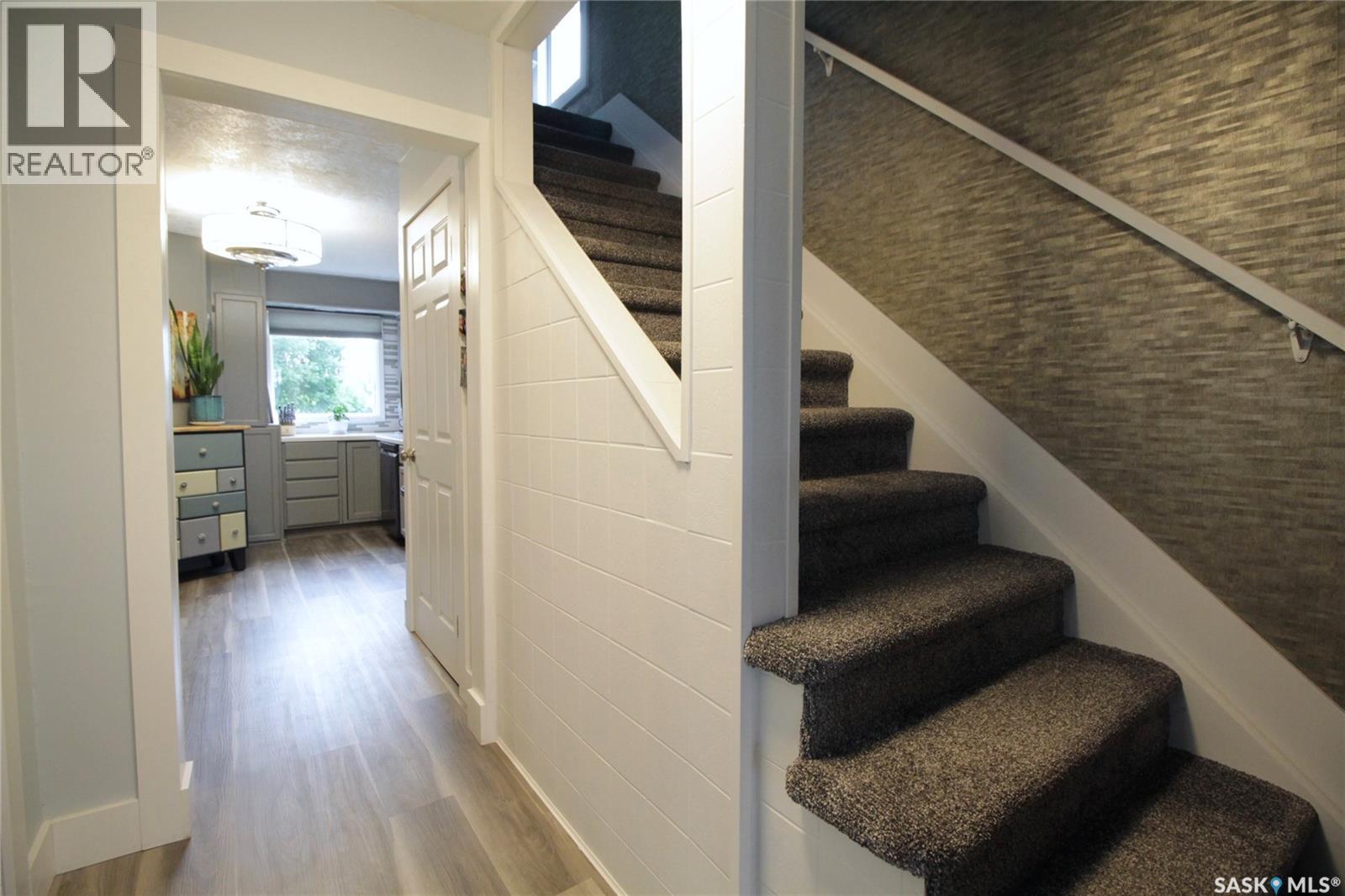 808 Ellice STREET - 14