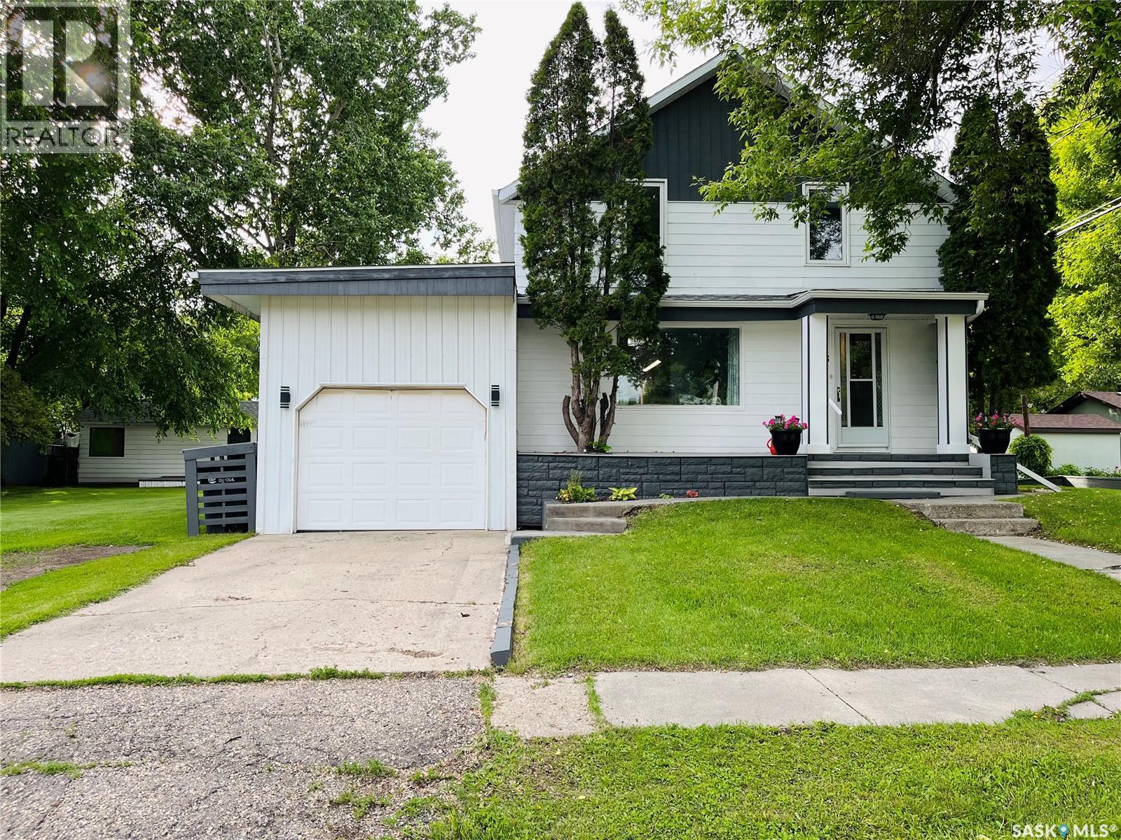 808 Ellice STREET - 2