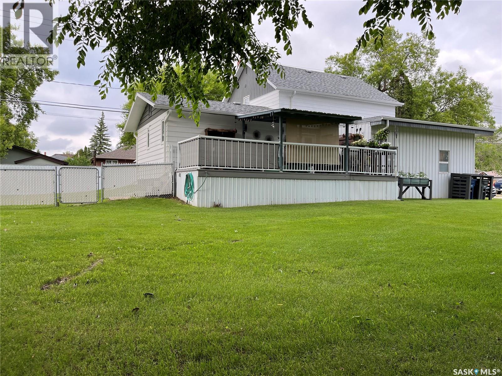 808 Ellice STREET - 25