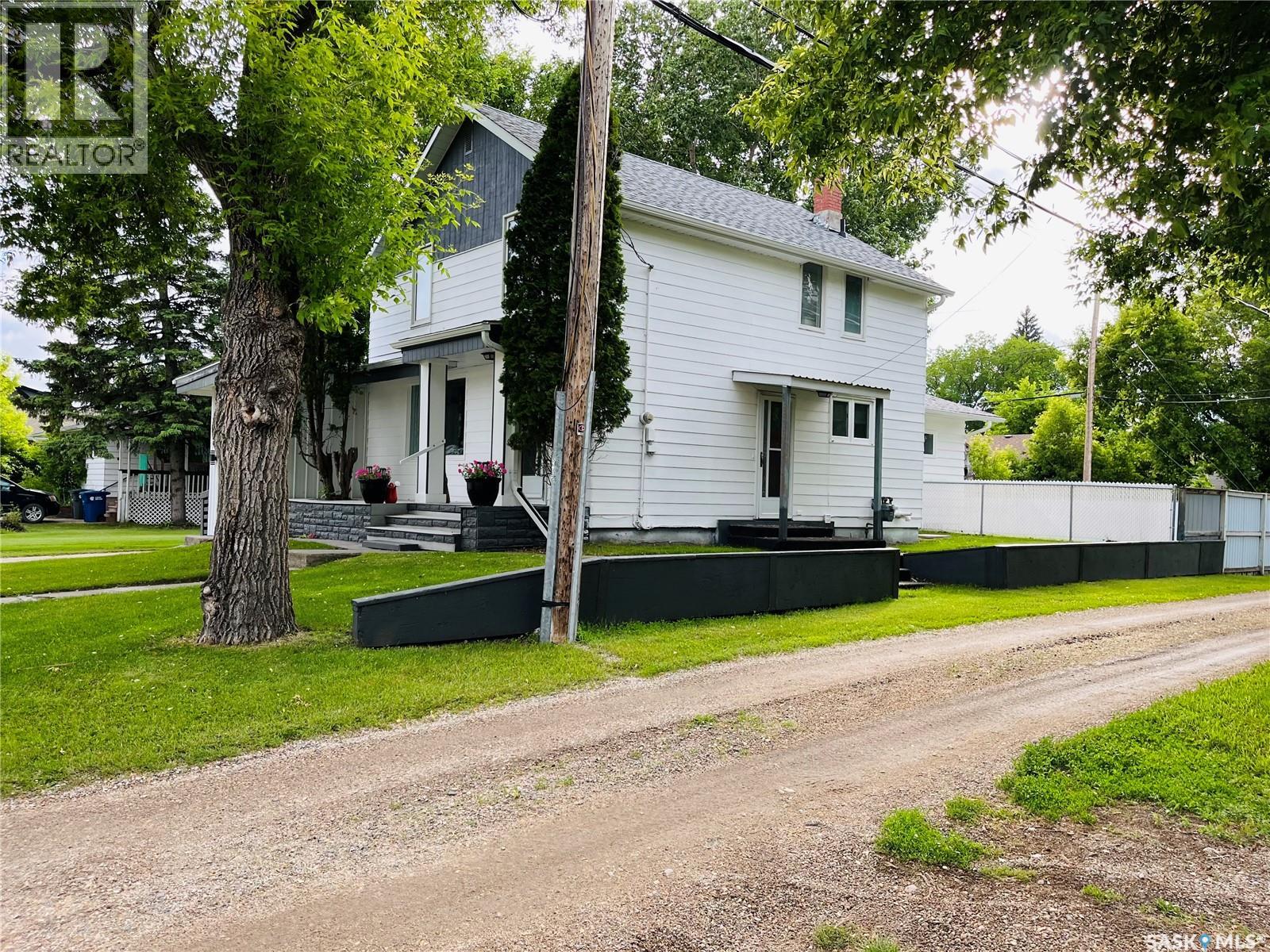 808 Ellice STREET - 3