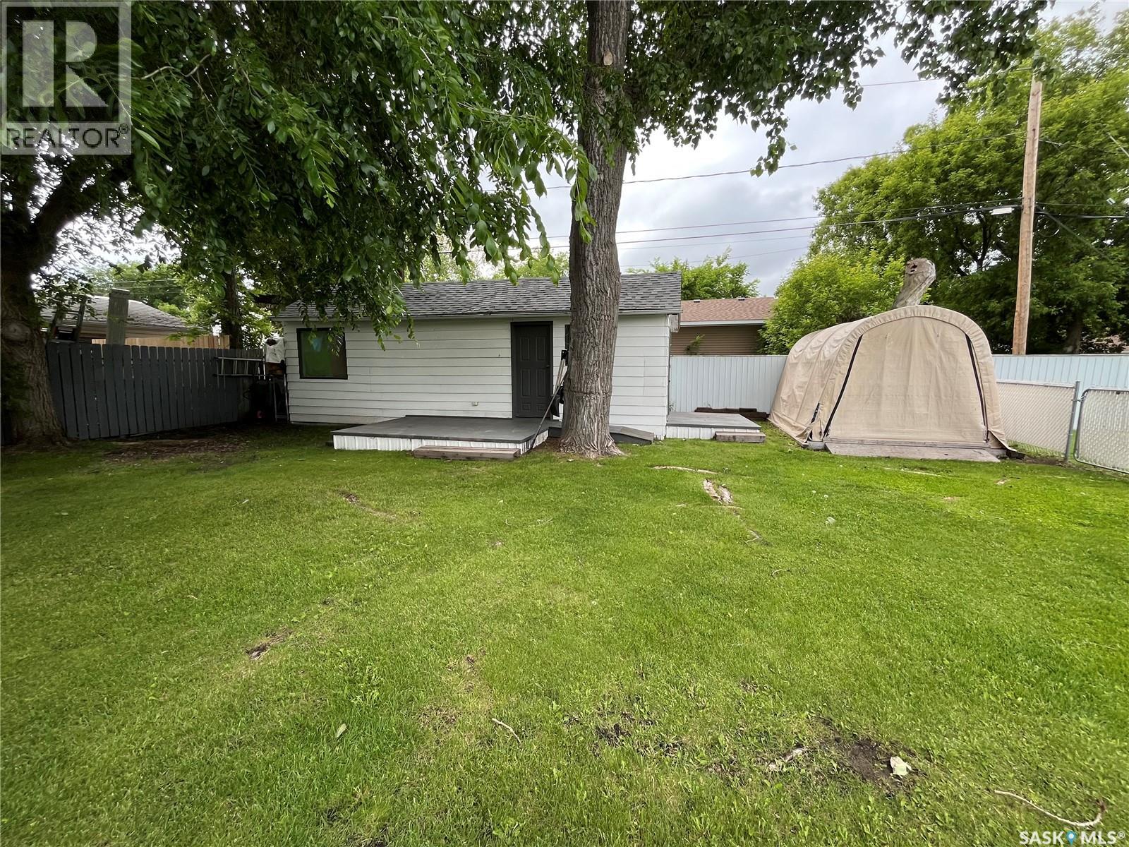 808 Ellice STREET - 27