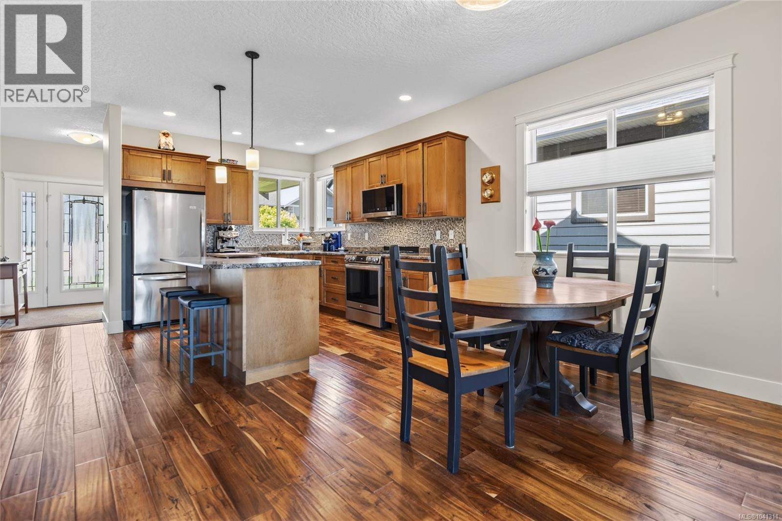 #201 303 Arden Rd - 19