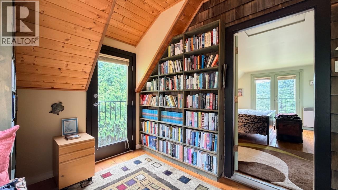234 MARINERS WAY, Mayne Island